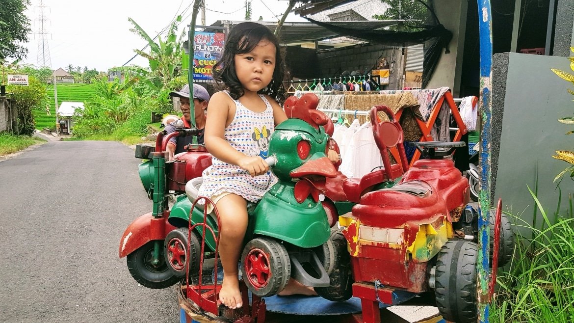 Learning to ride a scooter in Bali - Bali Holiday Secrets