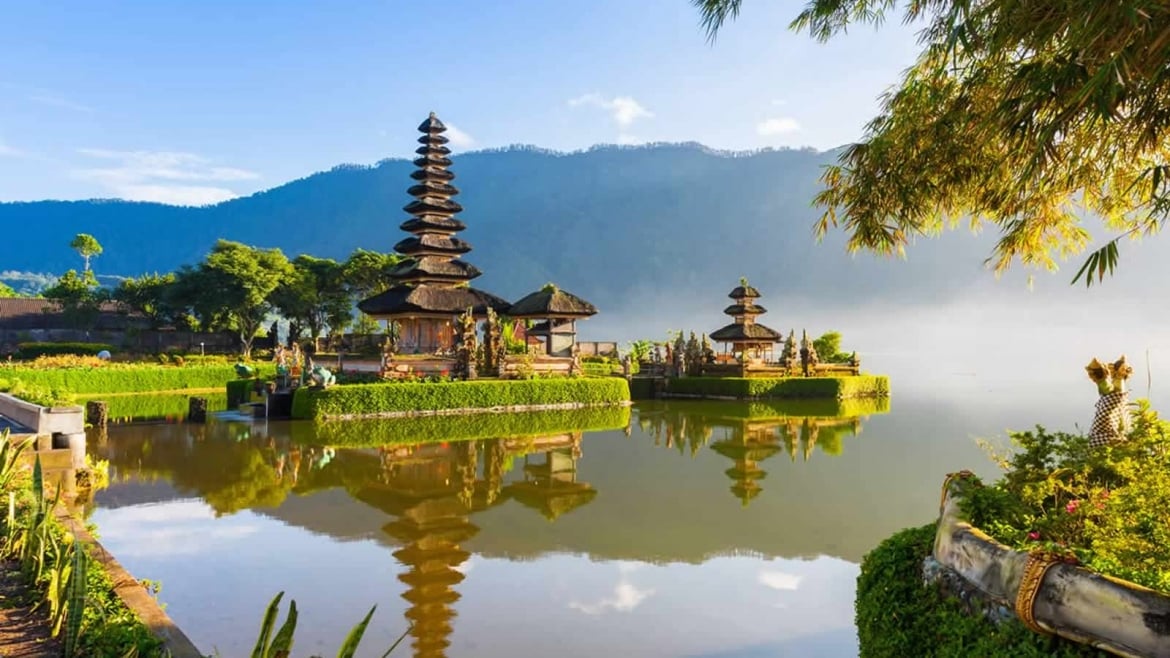 Danu Beratan - Floating Water Temple - Bali Holiday Secrets