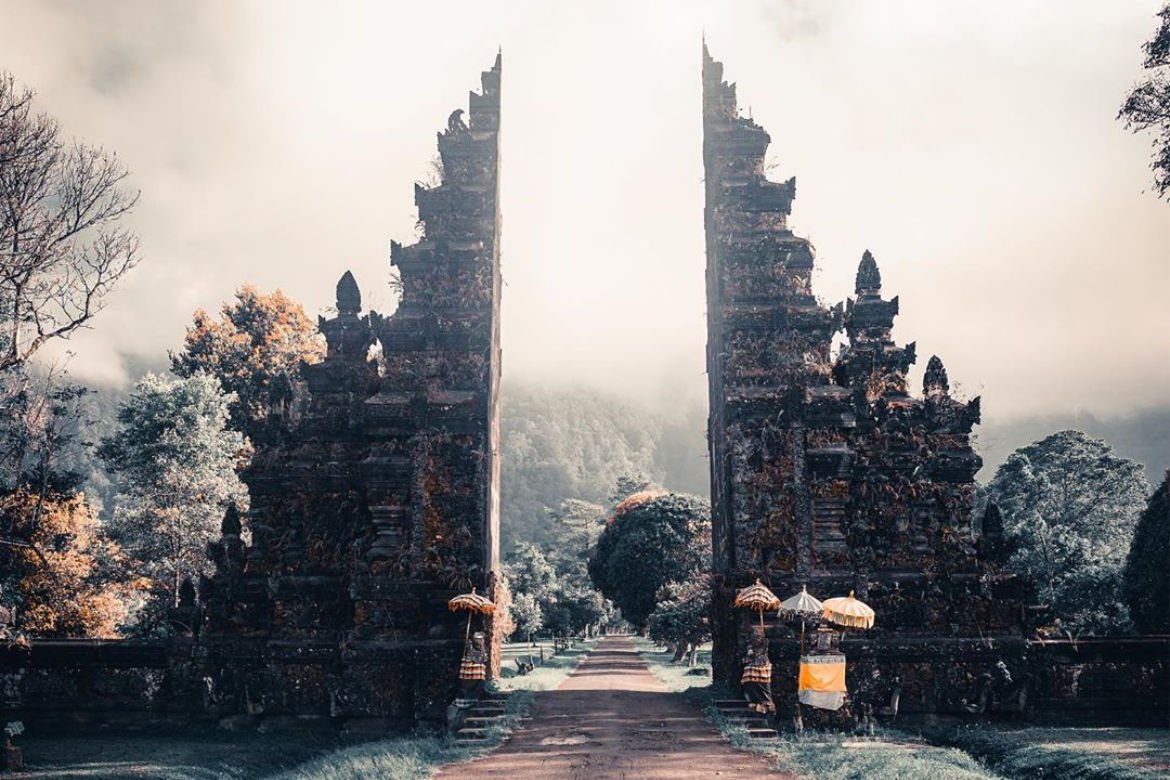 Handarah Gates - Best Tourist Attractions in Bali
