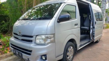 13-seat Toyota Hiace Minivan - Bali Holiday Secrets